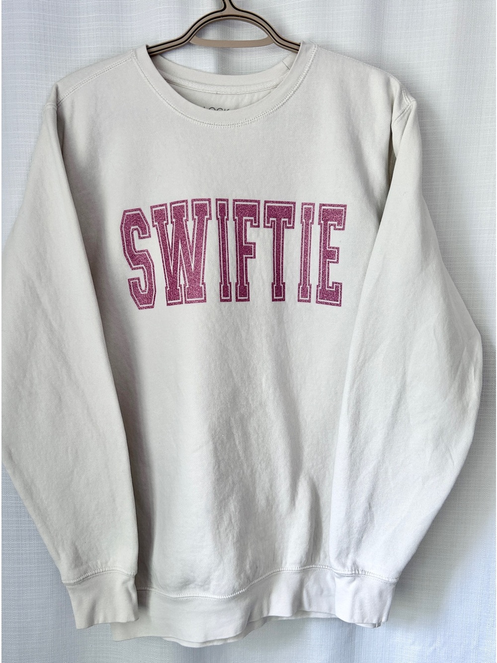 SWIFTIE Sweatshirt by Lock the Label - S